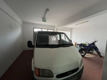 Armazém para Venda em Almada, Cova da Piedade, Pragal e Cacilhas