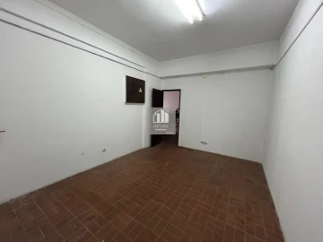 Armazém para Venda em Almada, Cova da Piedade, Pragal e Cacilhas