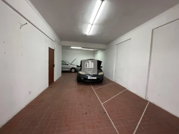 Armazém para Venda em Almada, Cova da Piedade, Pragal e Cacilhas