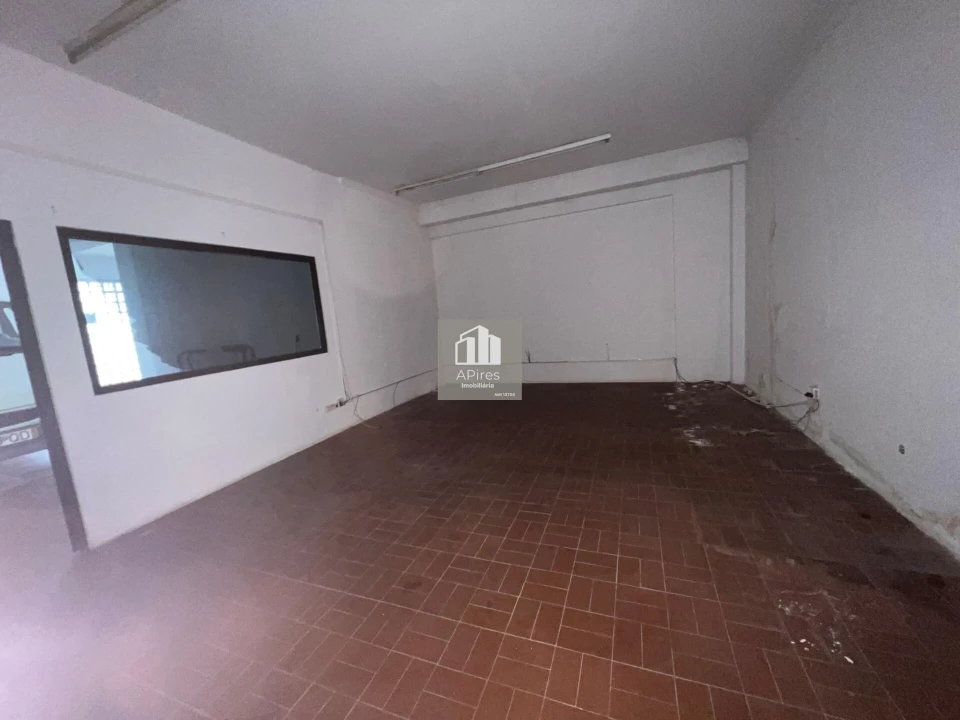 Armazém para Venda em Almada, Cova da Piedade, Pragal e Cacilhas Foto 12