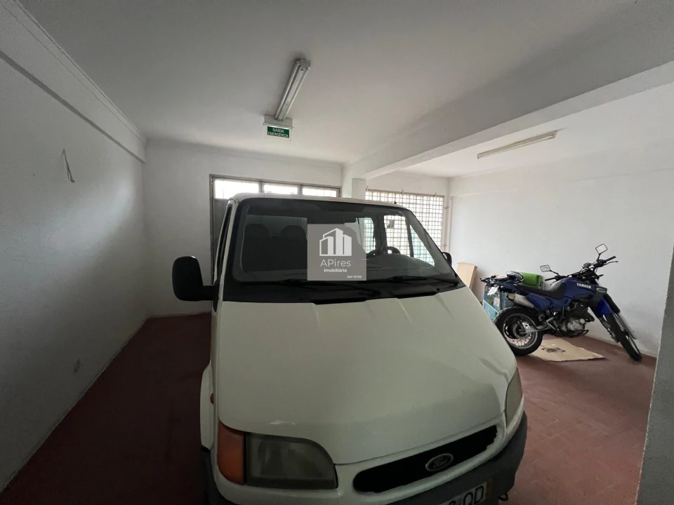 Armazém para Venda em Almada, Cova da Piedade, Pragal e Cacilhas Foto 9
