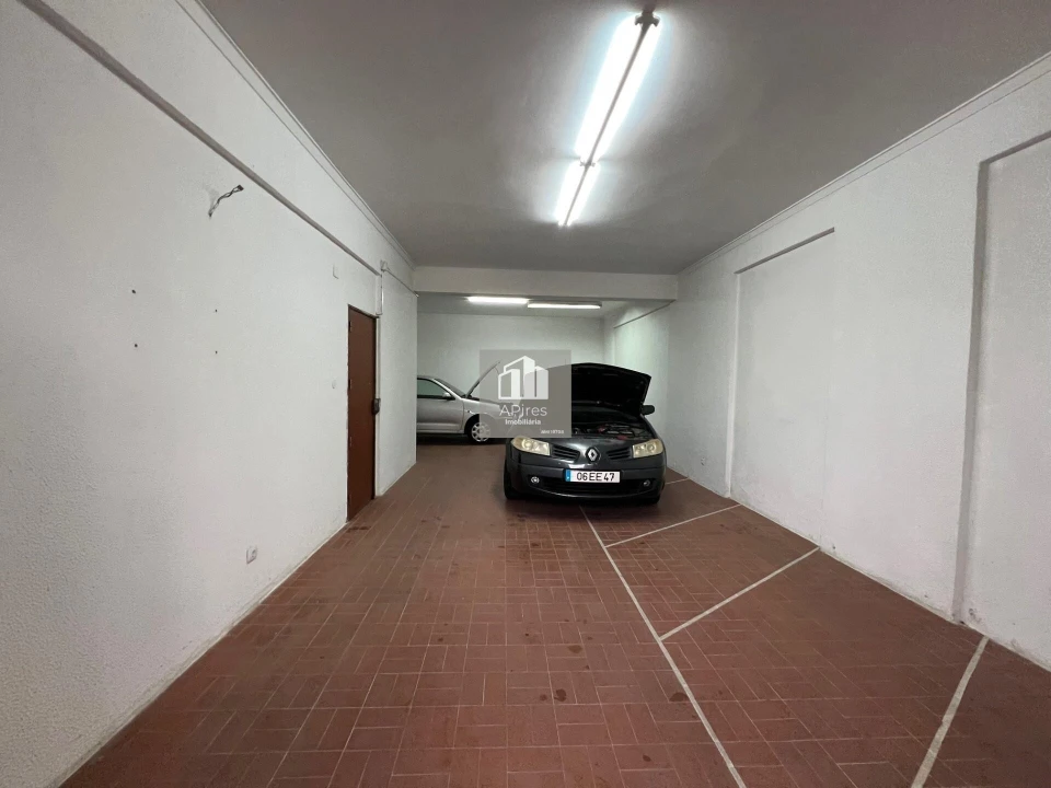 Armazém para Venda em Almada, Cova da Piedade, Pragal e Cacilhas Foto 4