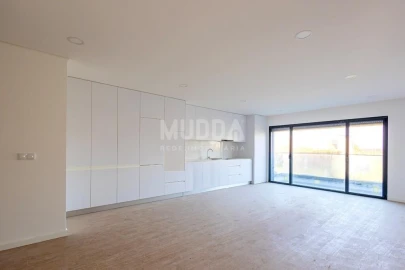 Apartamento T2 para Venda em Esgueira
