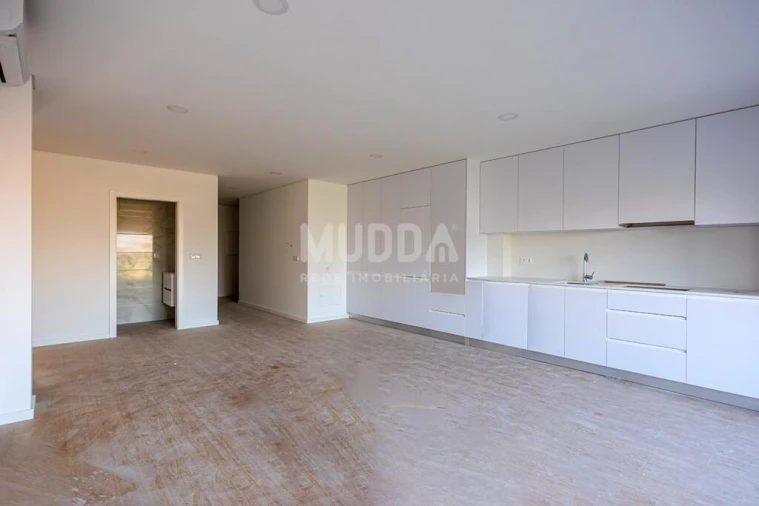Apartamento T2 para Venda em Esgueira Foto 3
