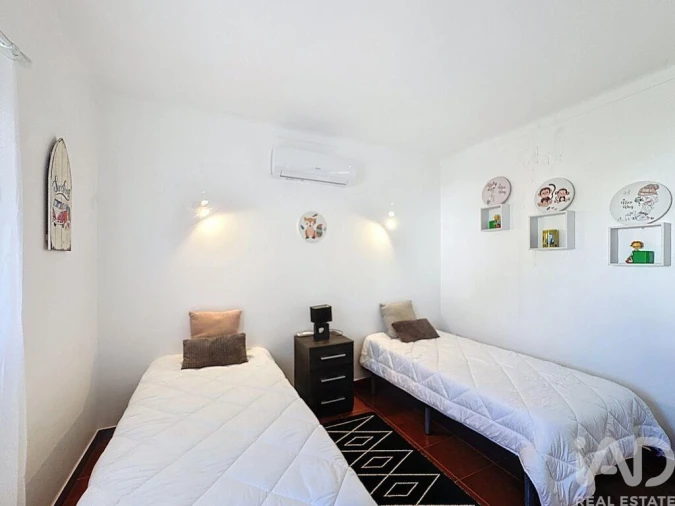 Moradia T5 para Venda em Armação de Pera Foto 22