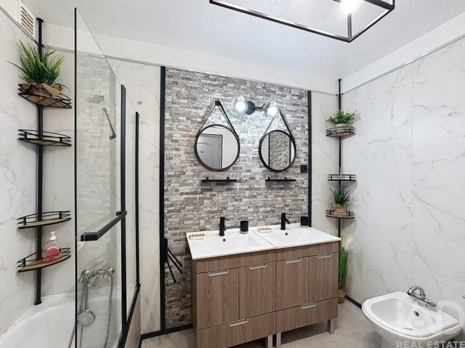 Moradia T5 para Venda em Armação de Pera Foto 5