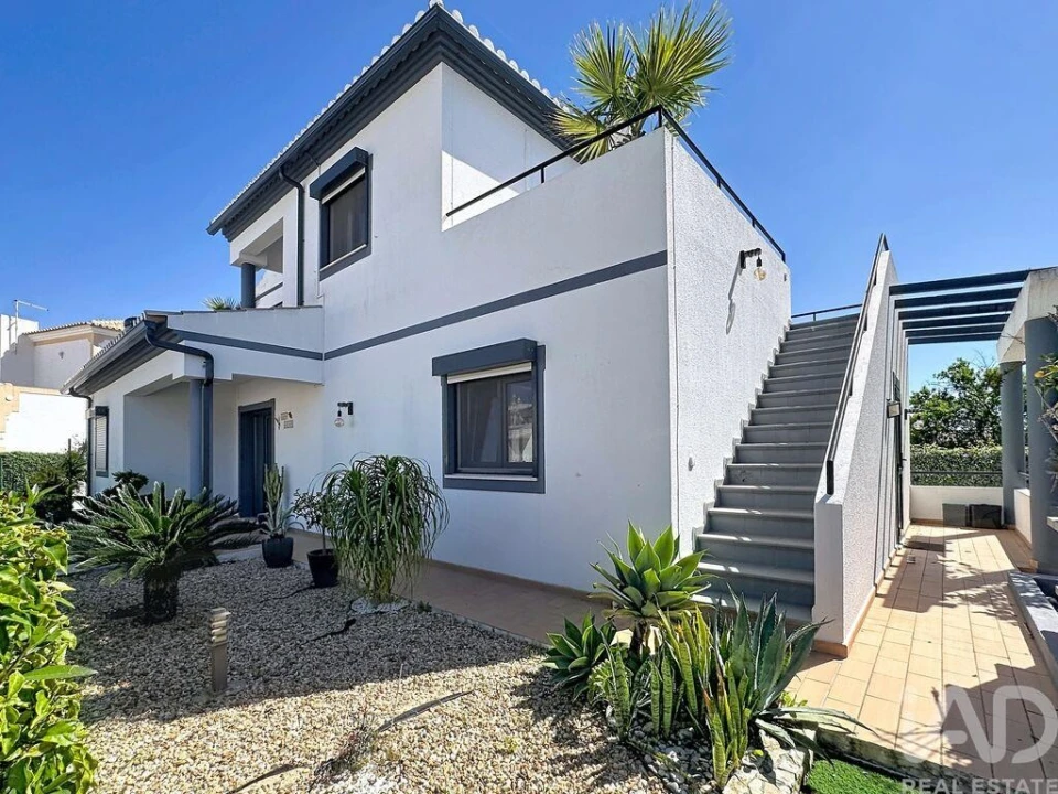 Moradia T5 para Venda em Armação de Pera Foto 2