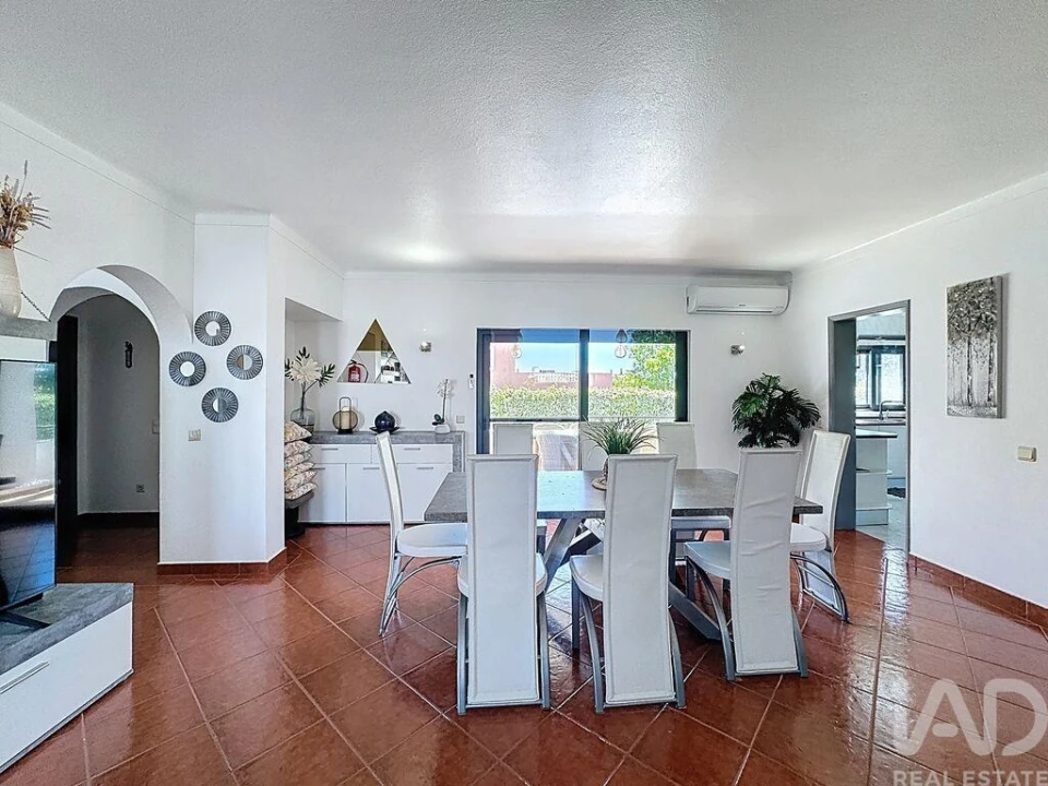 Moradia T5 para Venda em Armação de Pera Foto 15