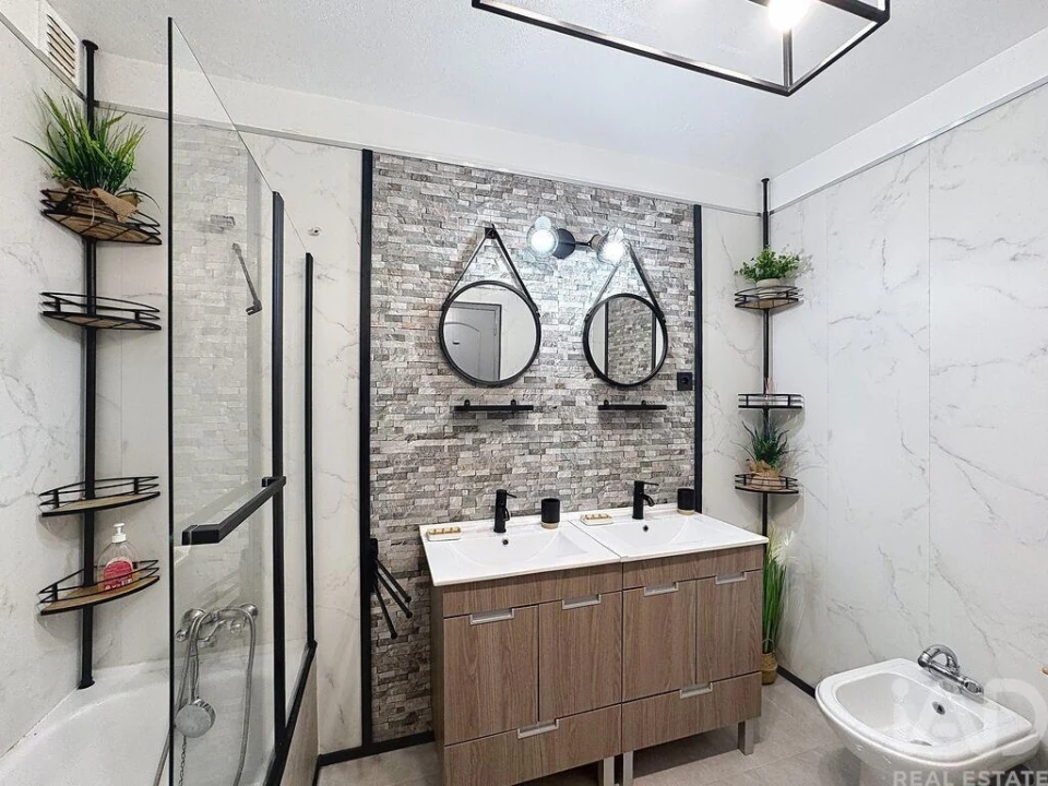 Moradia T5 para Venda em Armação de Pera Foto 5