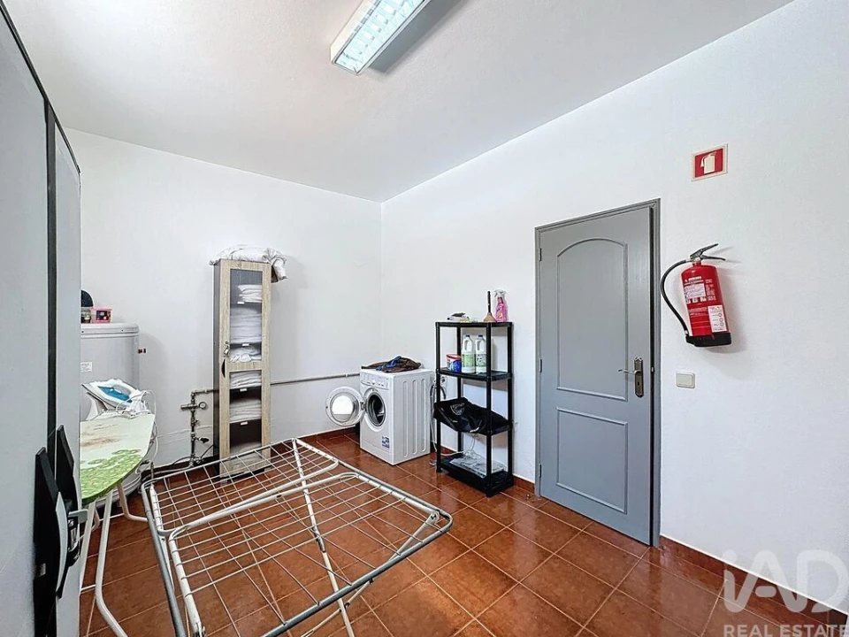 Moradia T5 para Venda em Armação de Pera Foto 30