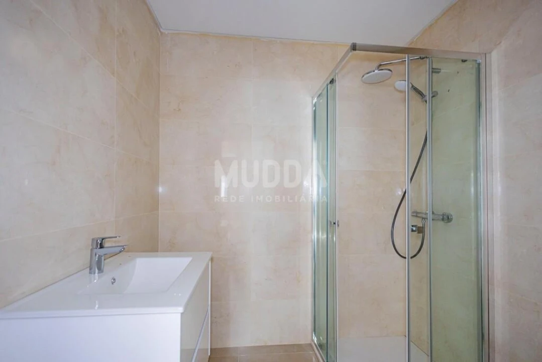 Apartamento T1 para Venda em Esgueira Foto 5
