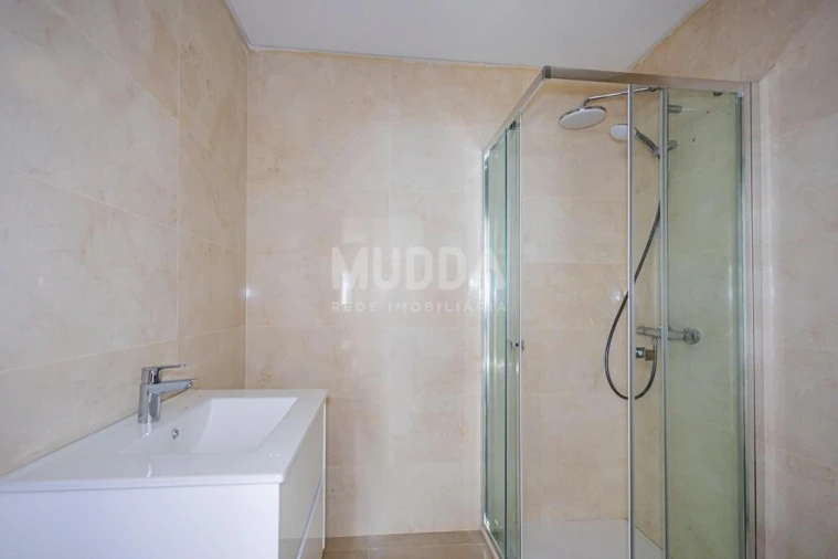 Apartamento T1 para Venda em Esgueira Foto 5