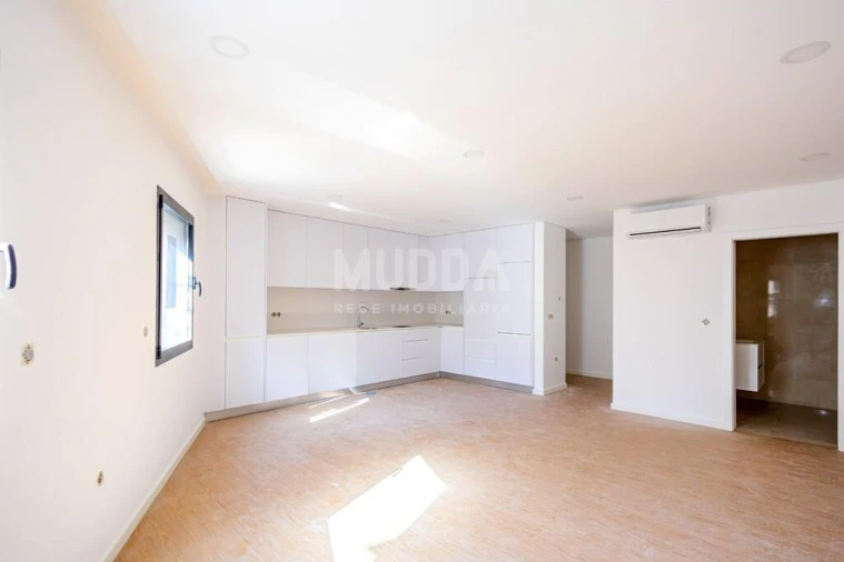 Apartamento T1 para Venda em Esgueira Foto 3