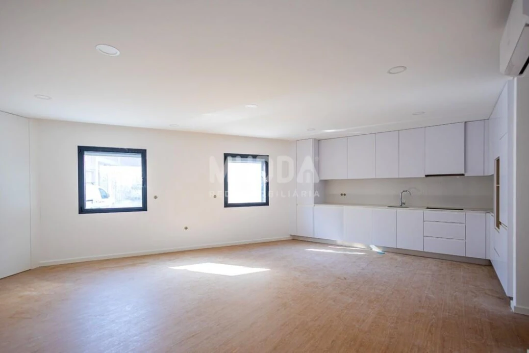 Apartamento T1 para Venda em Esgueira Foto 1