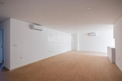 Apartamento T2 para Venda em Esgueira