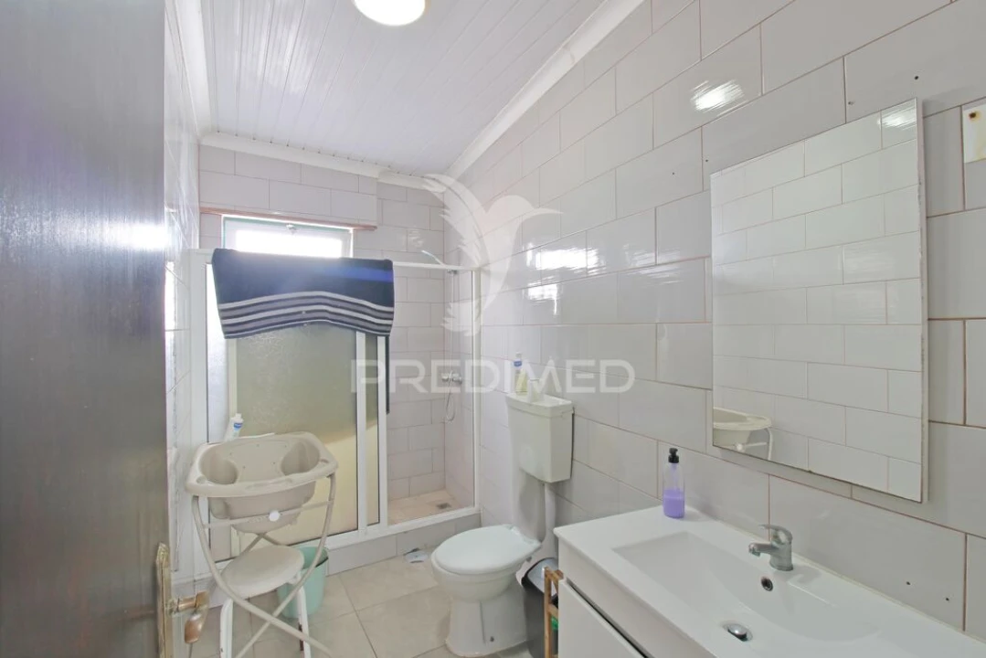 Moradia T4 para Venda em Angra (Nossa Senhora da Conceição) Foto 15