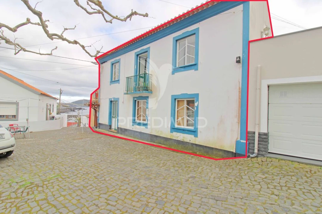 Moradia T4 para Venda em Angra (Nossa Senhora da Conceição) Foto 3