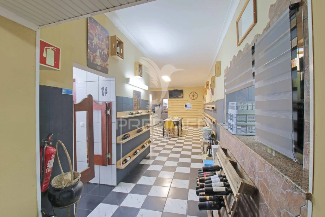 Moradia T4 para Venda em Angra (Nossa Senhora da Conceição) Foto 20