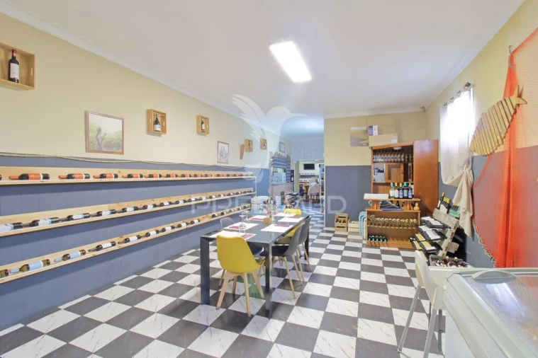 Moradia T4 para Venda em Angra (Nossa Senhora da Conceição) Foto 19