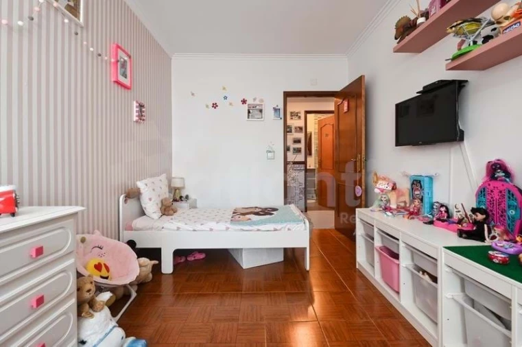 Apartamento T2 para Venda em Agualva e Mira-Sintra Foto 14