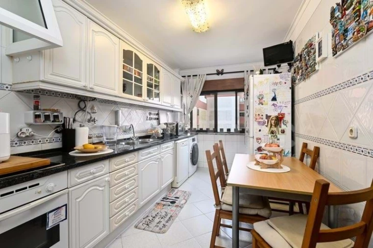 Apartamento T2 para Venda em Agualva e Mira-Sintra Foto 5