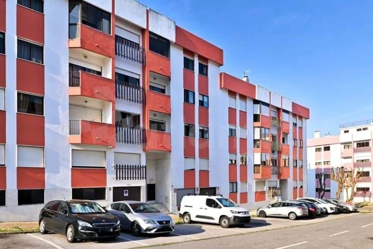 Apartamento T2 para Venda em Agualva e Mira-Sintra Foto 19
