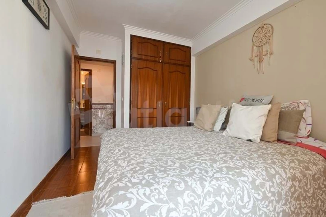 Apartamento T2 para Venda em Agualva e Mira-Sintra Foto 8