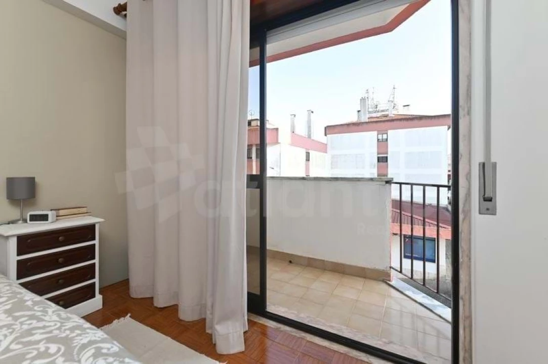 Apartamento T2 para Venda em Agualva e Mira-Sintra Foto 9