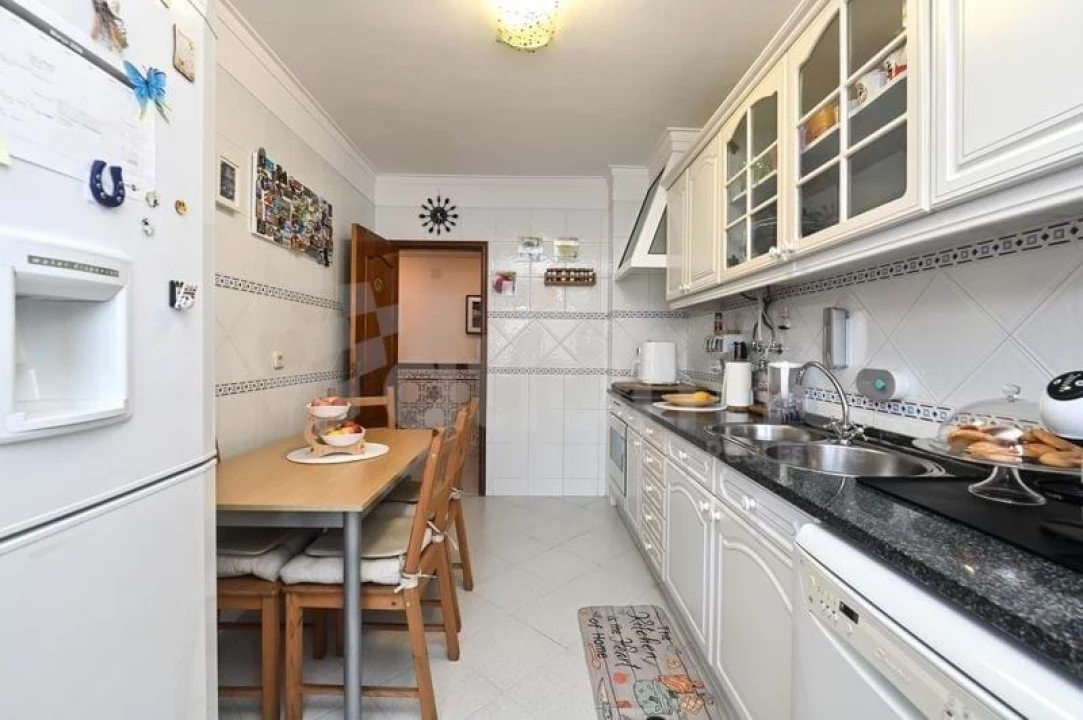 Apartamento T2 para Venda em Agualva e Mira-Sintra Foto 6