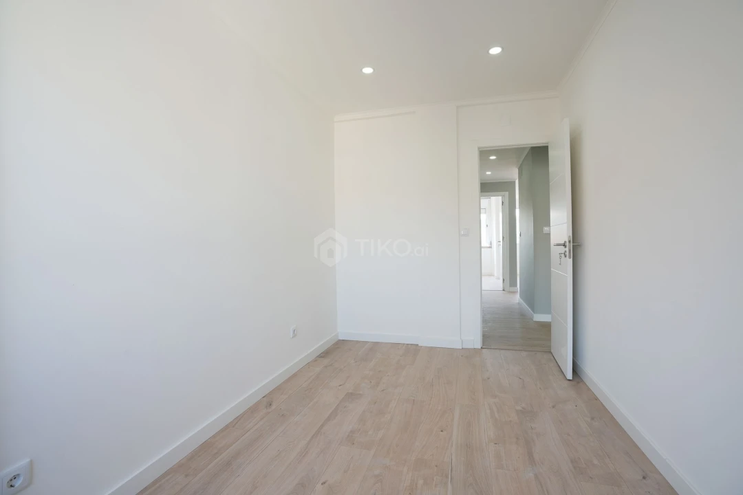 Apartamento T2 para Venda em Odivelas Foto 11