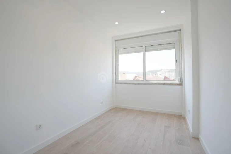 Apartamento T2 para Venda em Odivelas Foto 17