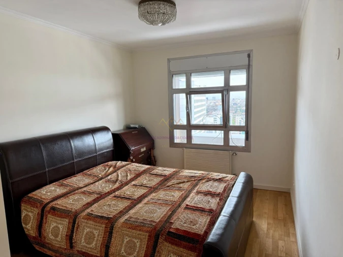 Apartamento T3 para Arrendamento em Campolide Foto 11