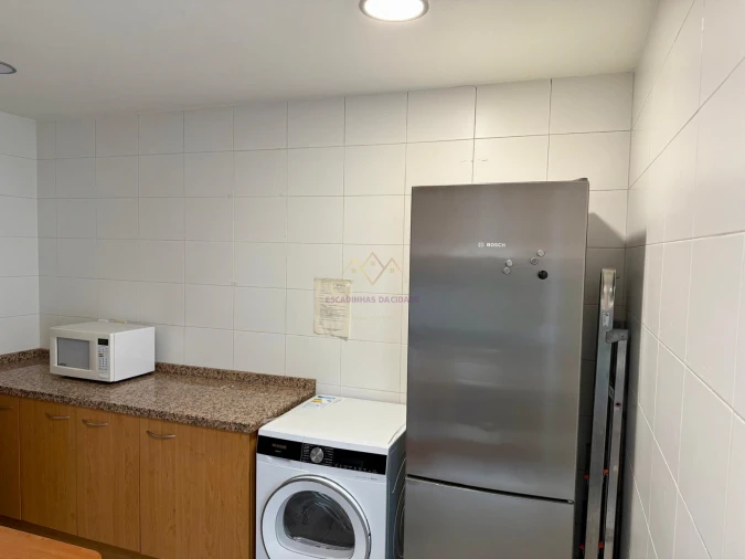 Apartamento T3 para Arrendamento em Campolide Foto 6