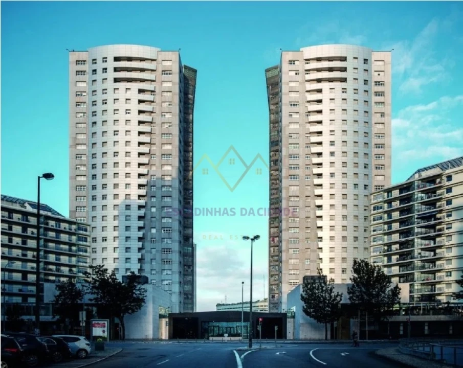 Apartamento T3 para Arrendamento em Campolide Foto 1