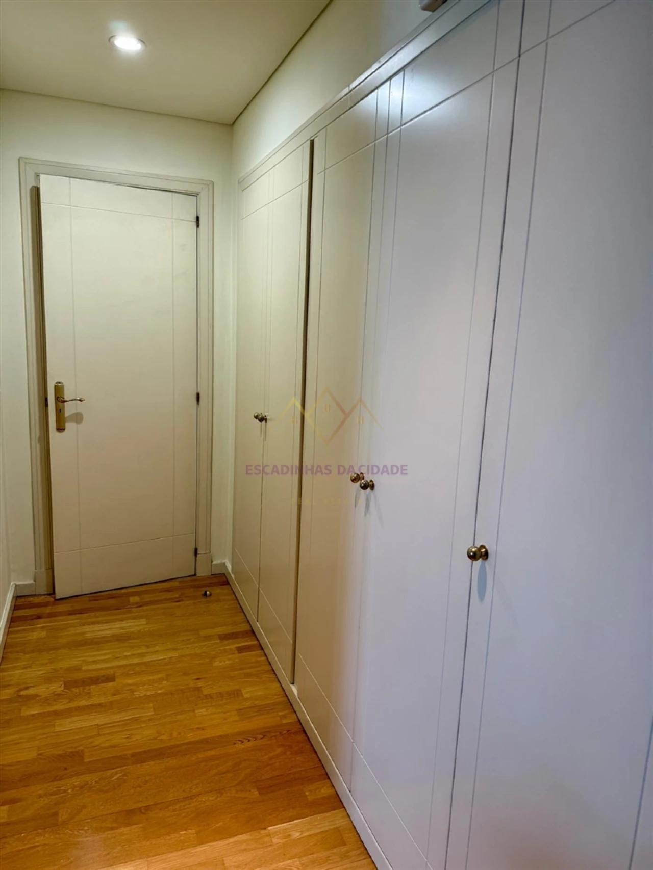 Apartamento T3 para Arrendamento em Campolide Foto 10