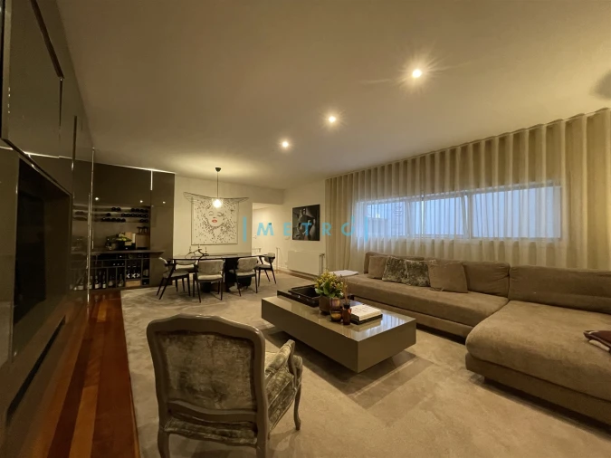 Apartamento T2 para Venda em Aldoar, Foz do Douro e Nevogilde Foto 1