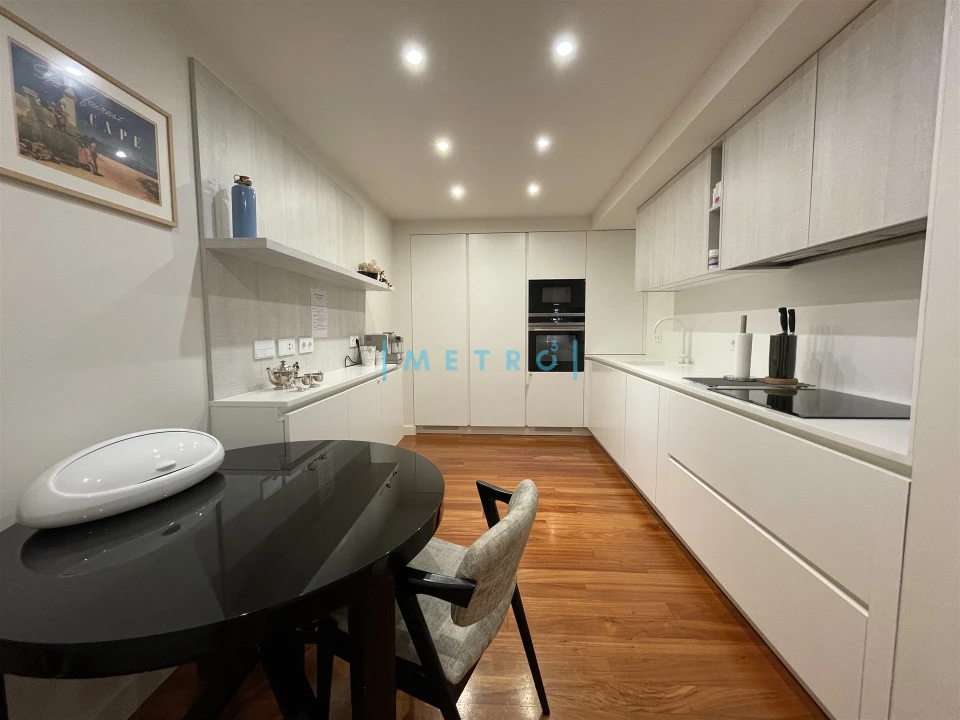 Apartamento T2 para Venda em Aldoar, Foz do Douro e Nevogilde Foto 4