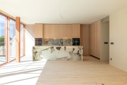 Apartamento T5 para Venda em Aldoar, Foz do Douro e Nevogilde