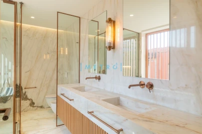Apartamento T5 para Venda em Aldoar, Foz do Douro e Nevogilde