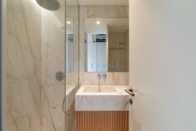 Apartamento T5 para Venda em Aldoar, Foz do Douro e Nevogilde