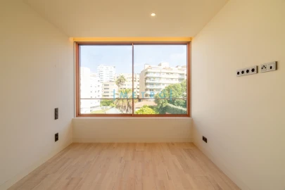 Apartamento T5 para Venda em Aldoar, Foz do Douro e Nevogilde
