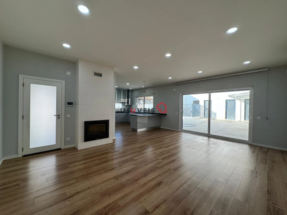 Moradia T3 para Venda em Almeirim Foto 1