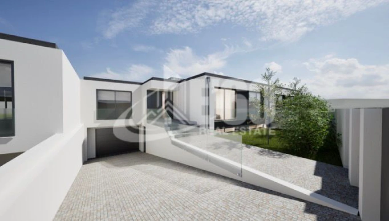 Moradia T4 para Venda em Canelas Foto 1