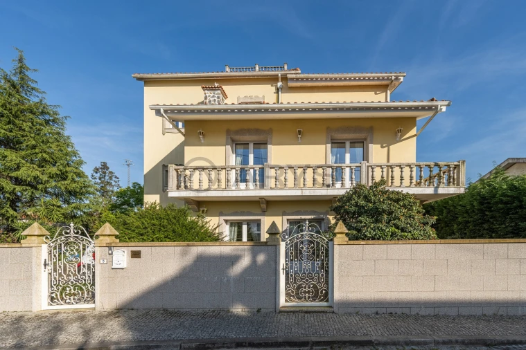 Moradia T5 para Venda em Merelim (São Paio), Panoias e Parada de Tibães Foto 1