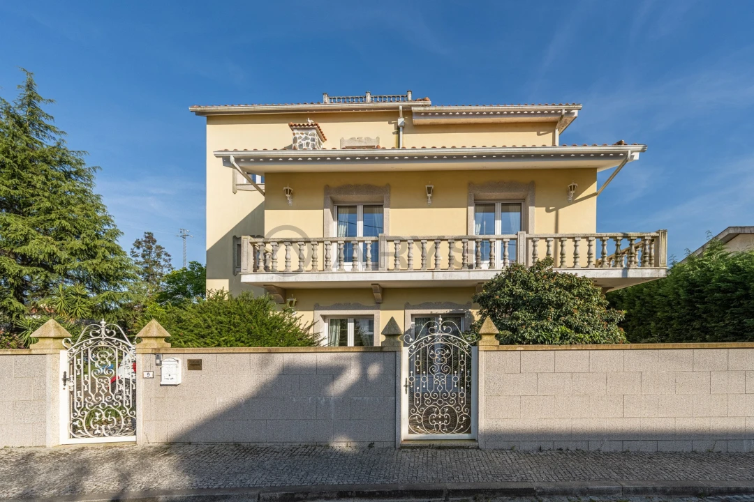 Moradia T5 para Venda em Merelim (São Paio), Panoias e Parada de Tibães Foto 1