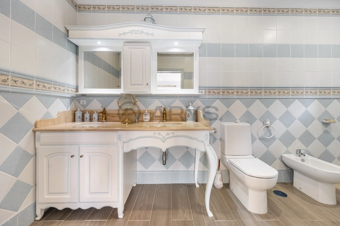 Moradia T5 para Venda em Merelim (São Paio), Panoias e Parada de Tibães Foto 5