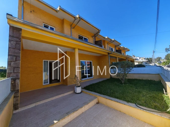 Moradia T3 para Venda em Santa Maria da Feira, Travanca, Sanfins e Espargo Foto 1