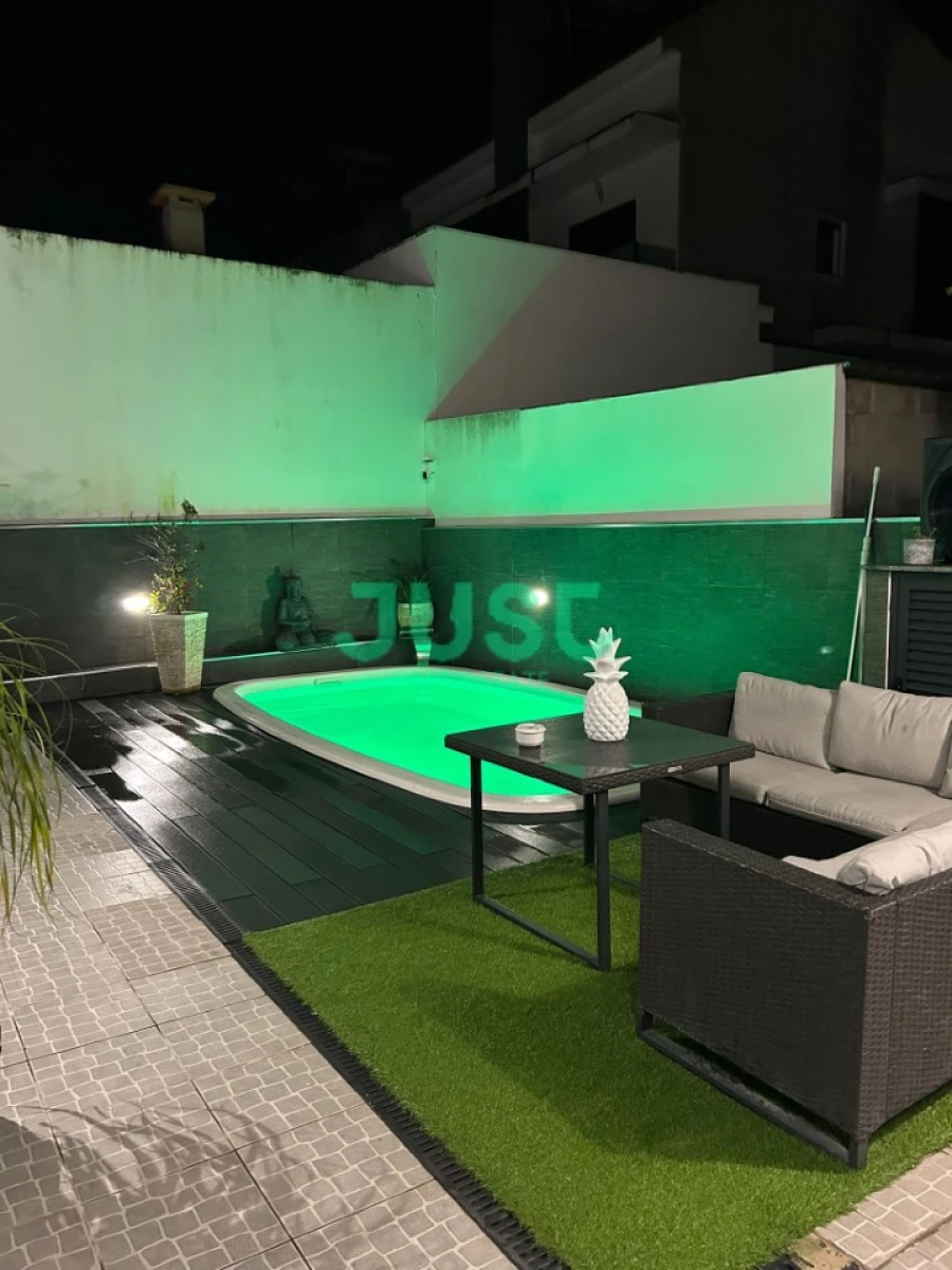 Moradia T3 para Venda em Quinta do Conde Foto 2