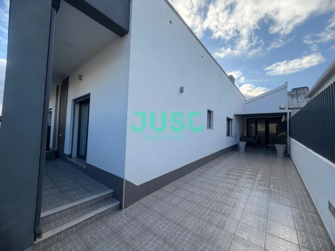 Moradia T3 para Venda em Quinta do Conde Foto 9