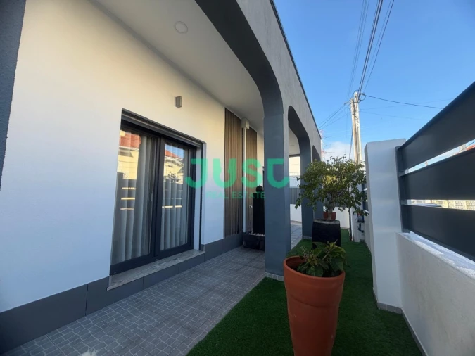 Moradia T3 para Venda em Quinta do Conde Foto 16